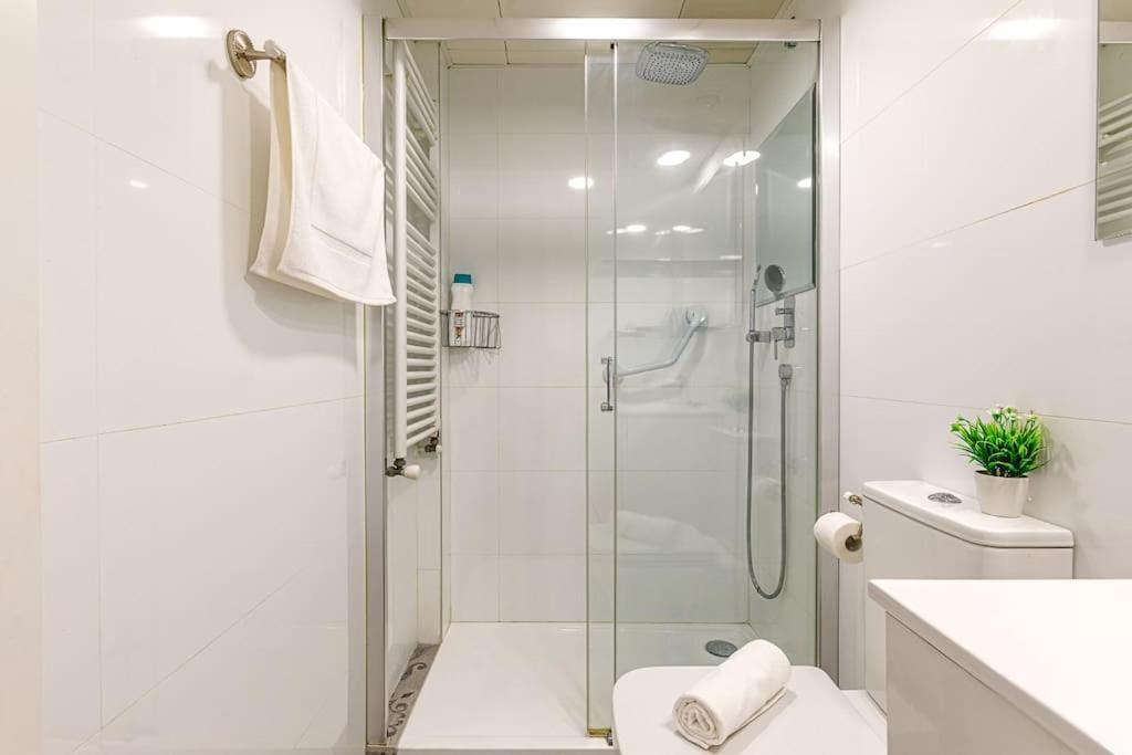 Moderno Apartamento Con Ac En Lorenzo Casanova Apartment Alicante Bagian luar foto